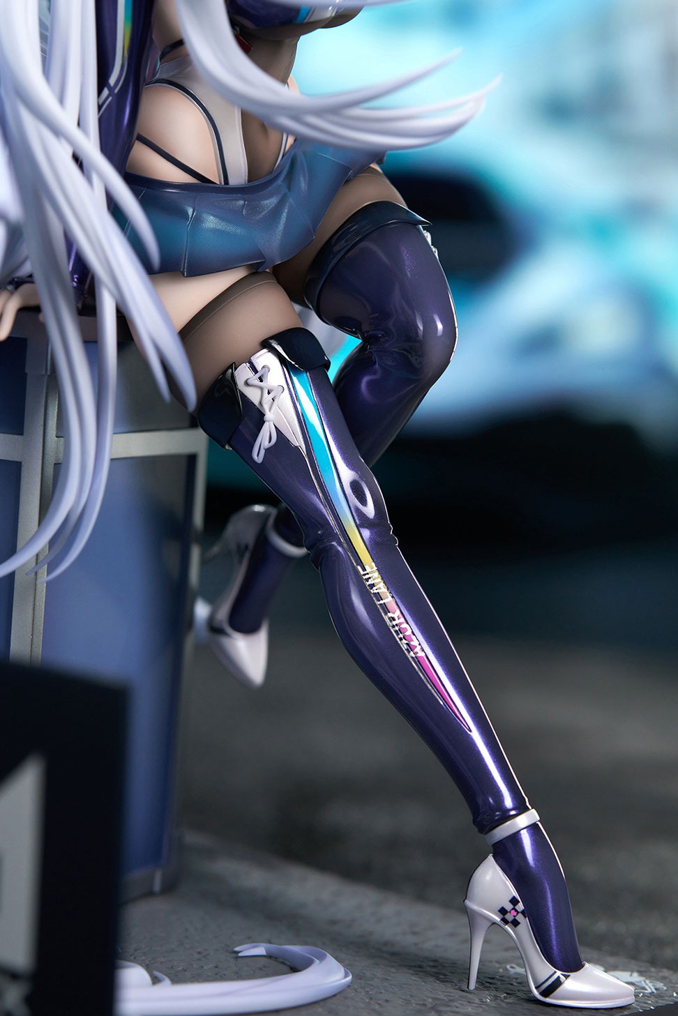 アズールレーン 信濃 寝待の銀輿Ver.  LEDアクリル展示ケース付きスペシャル版