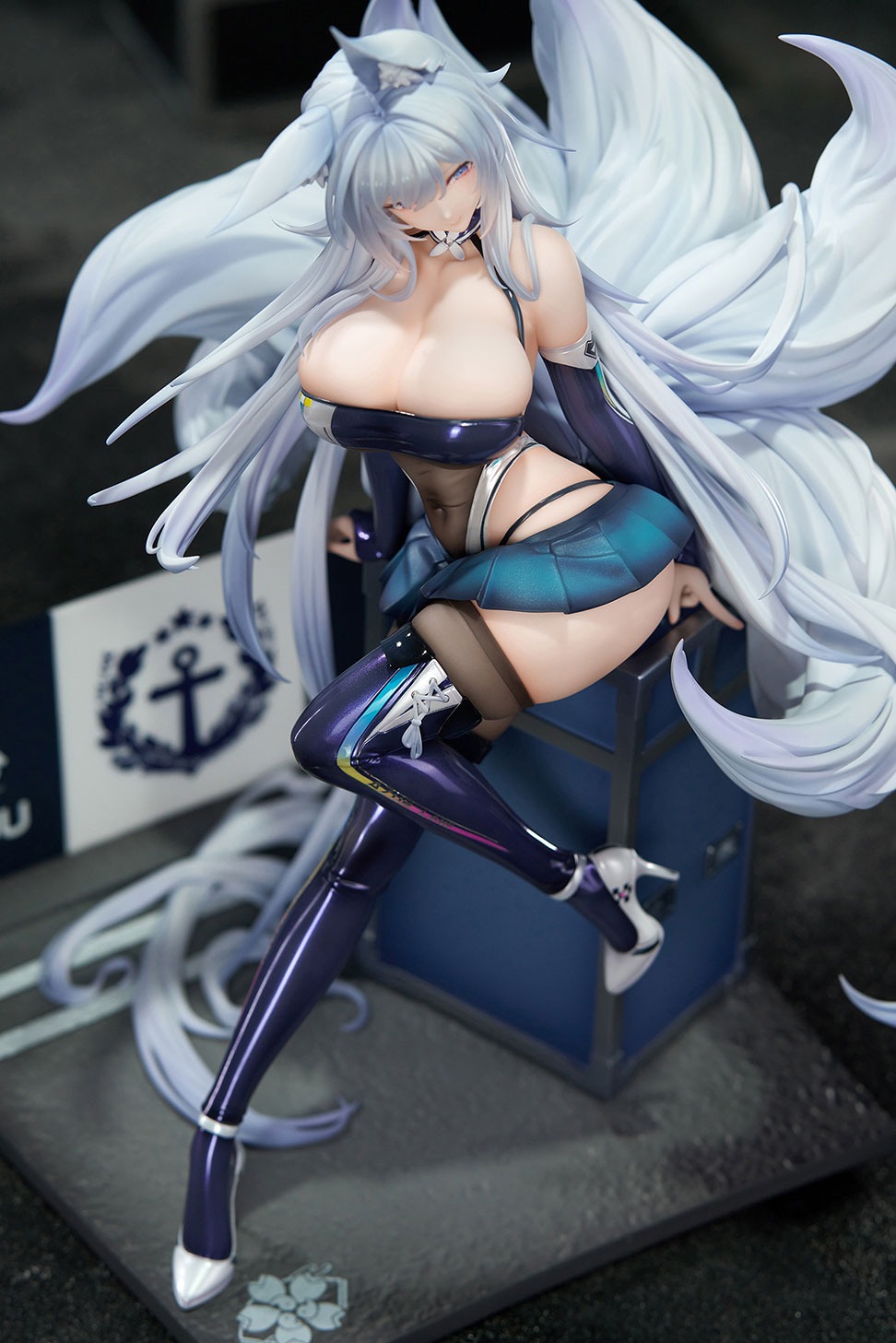 アズールレーン 信濃 寝待の銀輿Ver.  LEDアクリル展示ケース付きスペシャル版