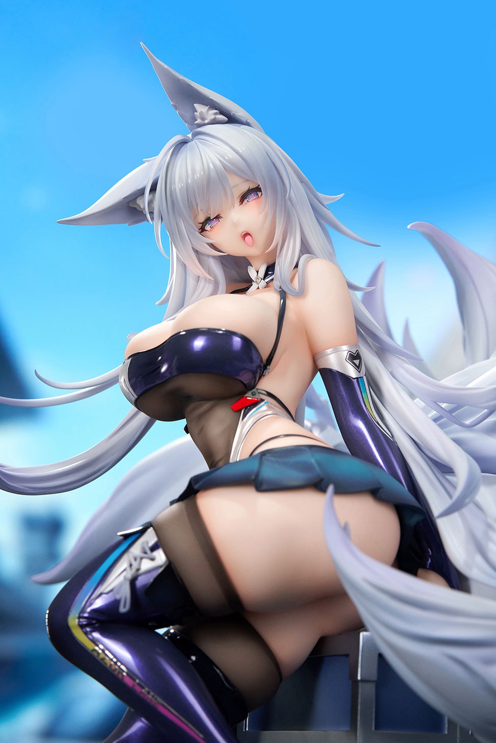 アズールレーン 信濃 寝待の銀輿Ver.  LEDアクリル展示ケース付きスペシャル版