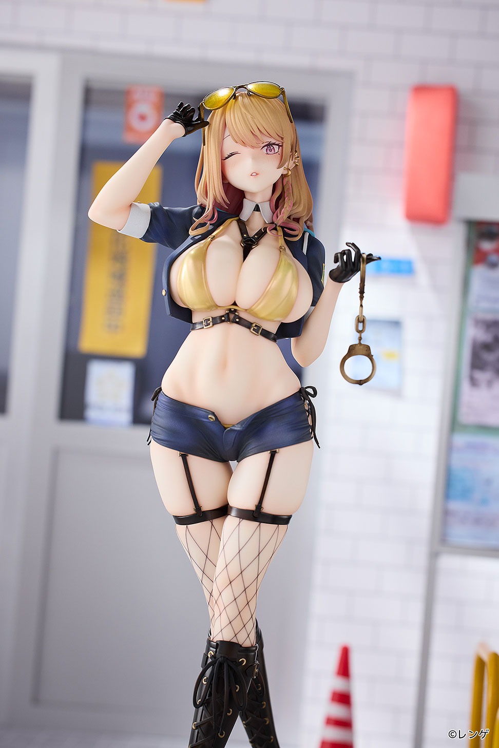 ギャル婦警さん  小鳥遊アリサ　豪華版