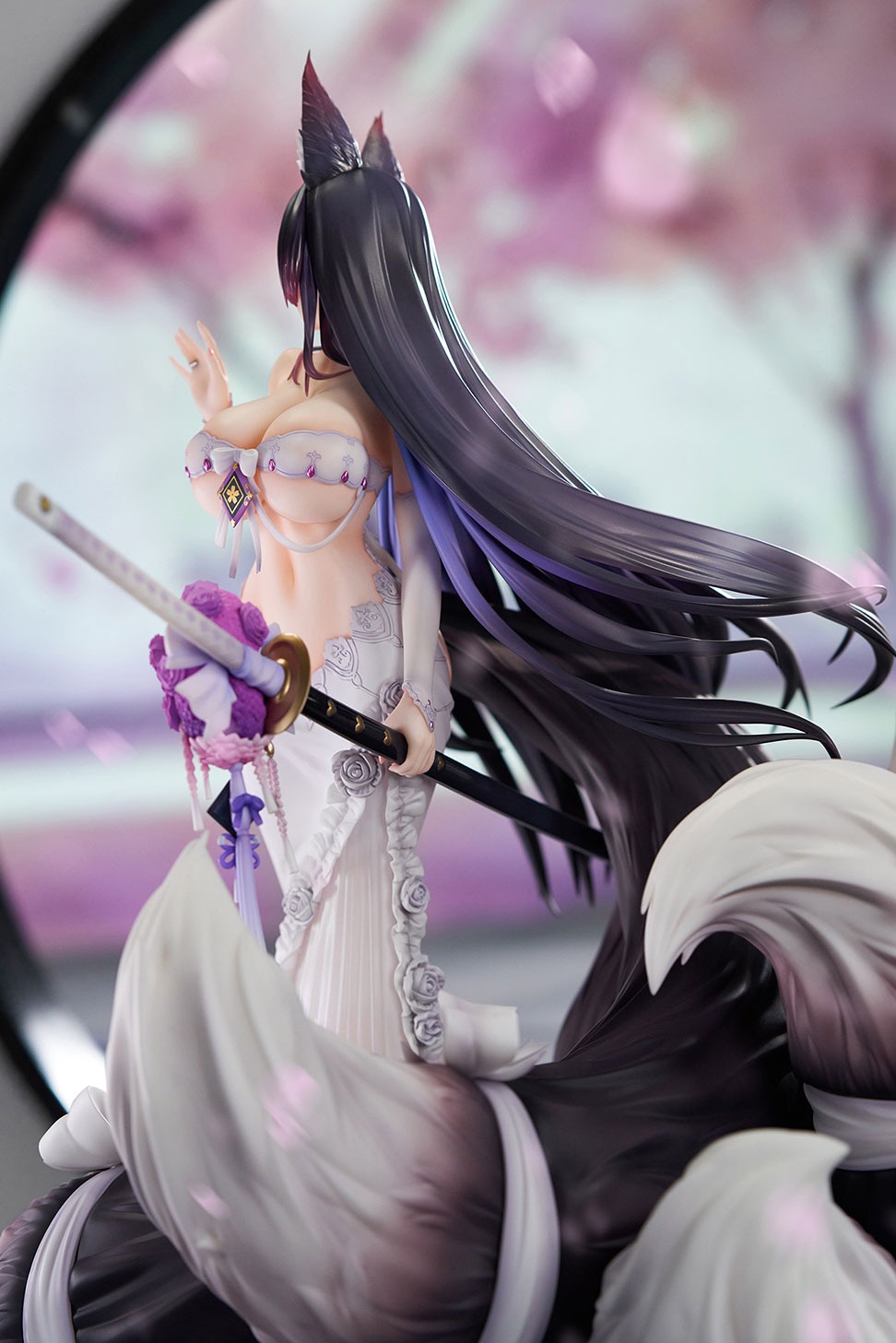 アズールレーン 武蔵 純潔清浄のウィステリアVer.  LEDアクリル展示ケース付きスペシャル版